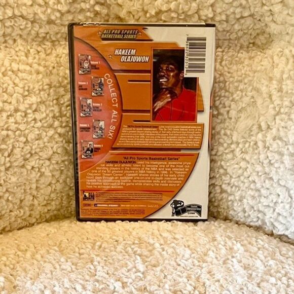 AP All Pro Sports Basketball Series Vol. 5 - Hakeem Olajuwan Video Game - Picture 2 of 2